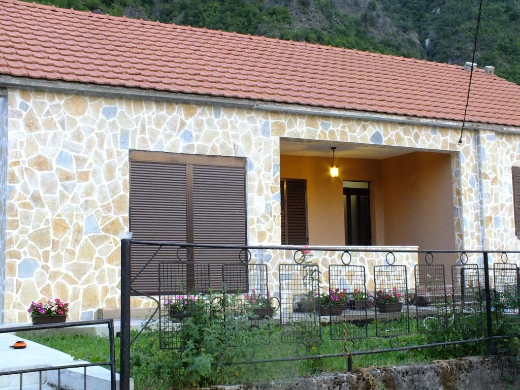 Holiday Home Ivana Virpazar Habitación foto