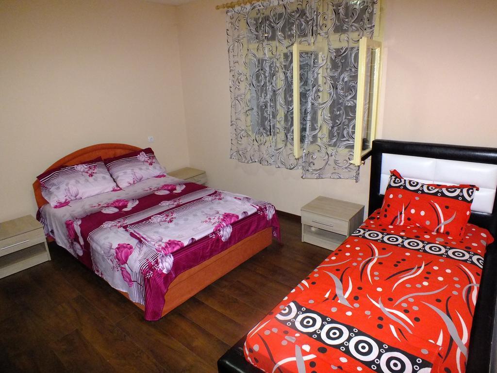 Holiday Home Ivana Virpazar Habitación foto