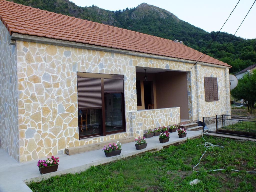 Holiday Home Ivana Virpazar Habitación foto